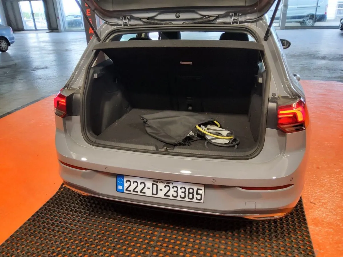 Volkswagen Golf 1.5 TSI SE 150PS 5DR - Image 3