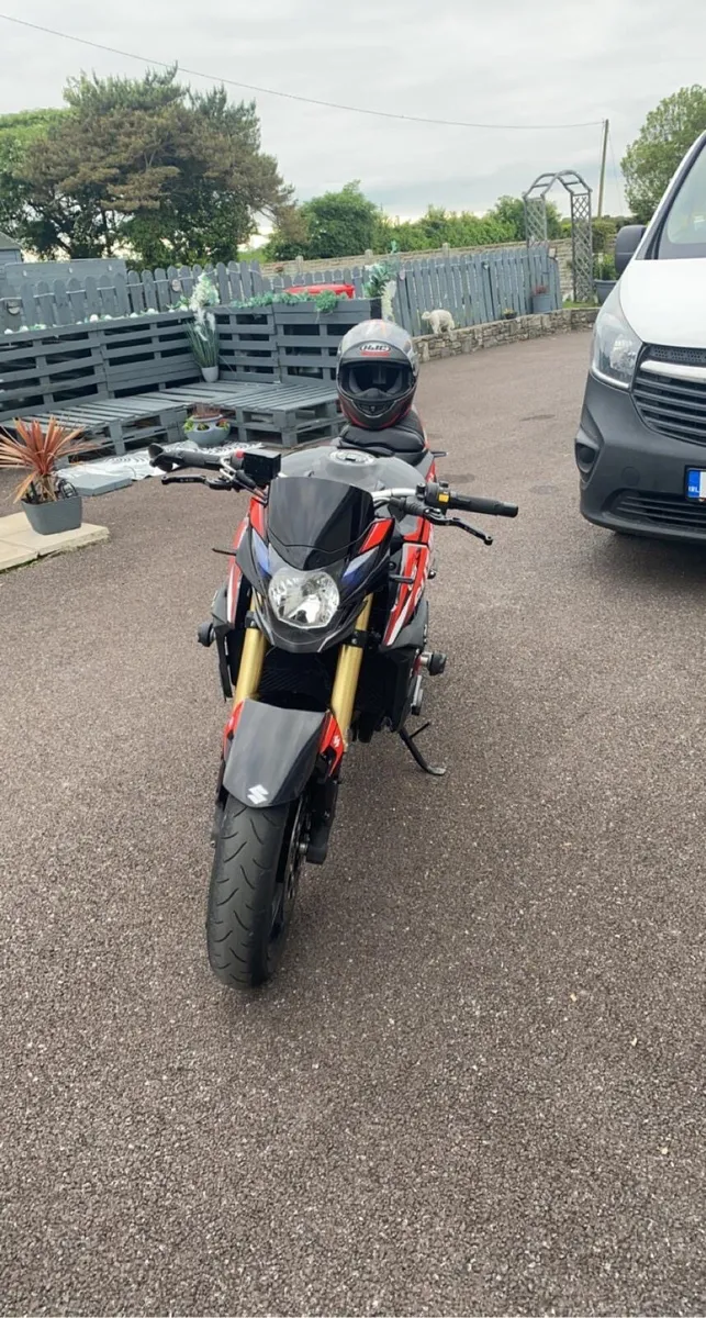 Suzuki gsr 750 - Image 2