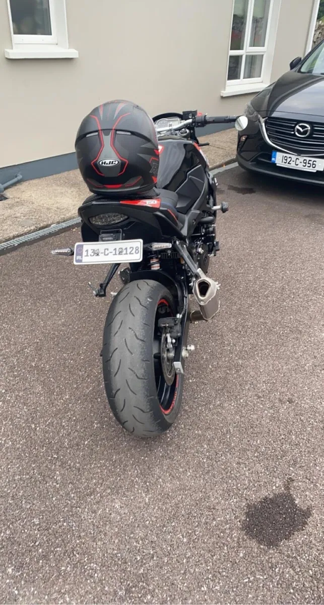 Suzuki gsr 750 - Image 3