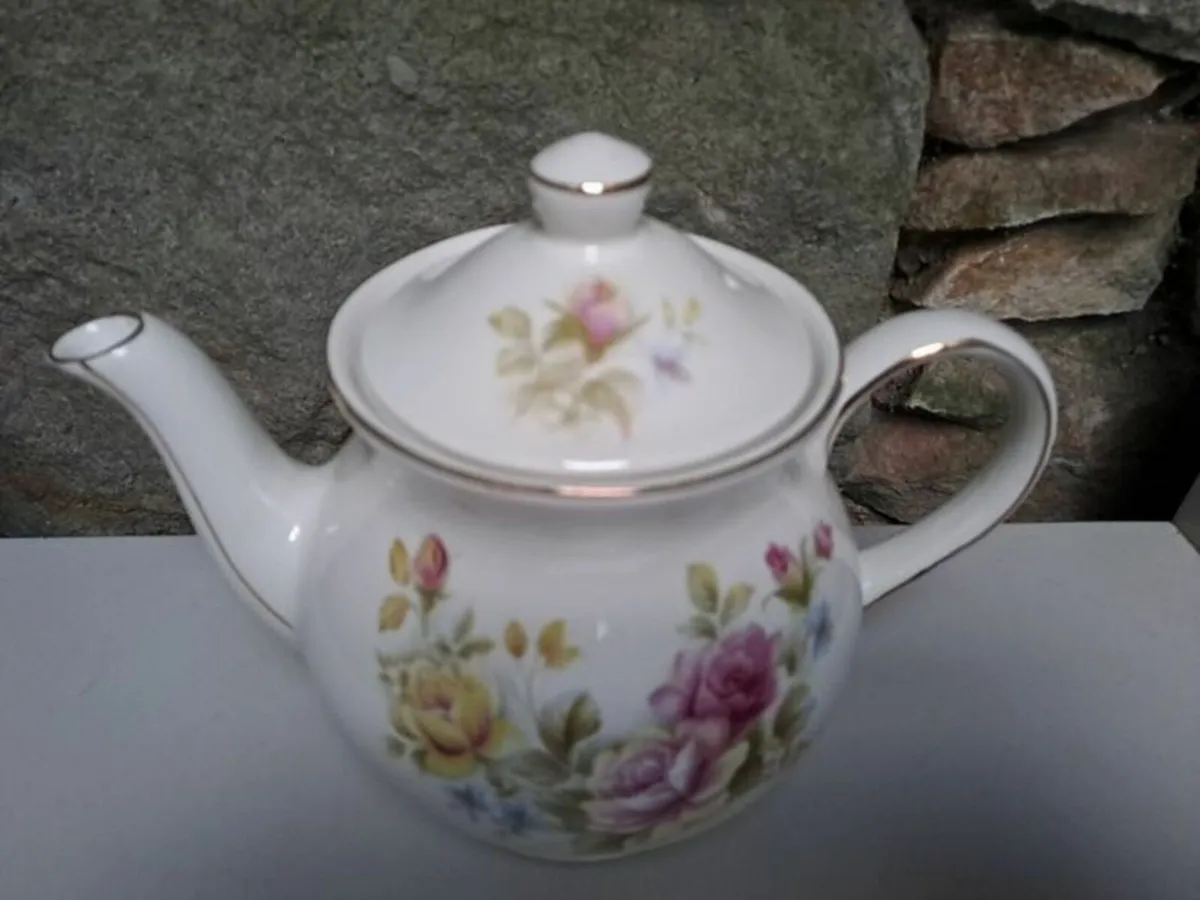 Sadler teapot roses - Image 2