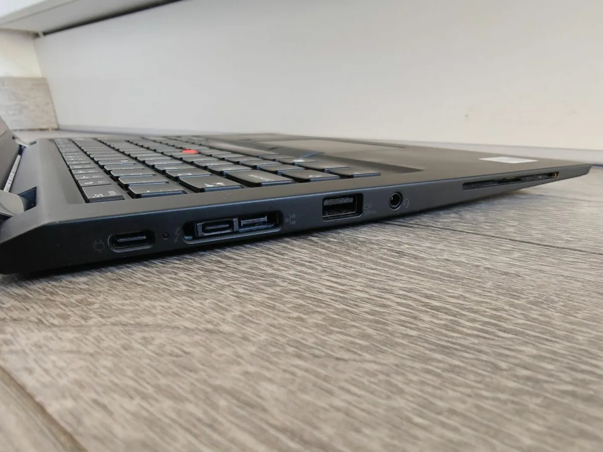 Lenovo Thinkpad X13 Yoga | i7 (10th gen) | 16GB | - Image 4