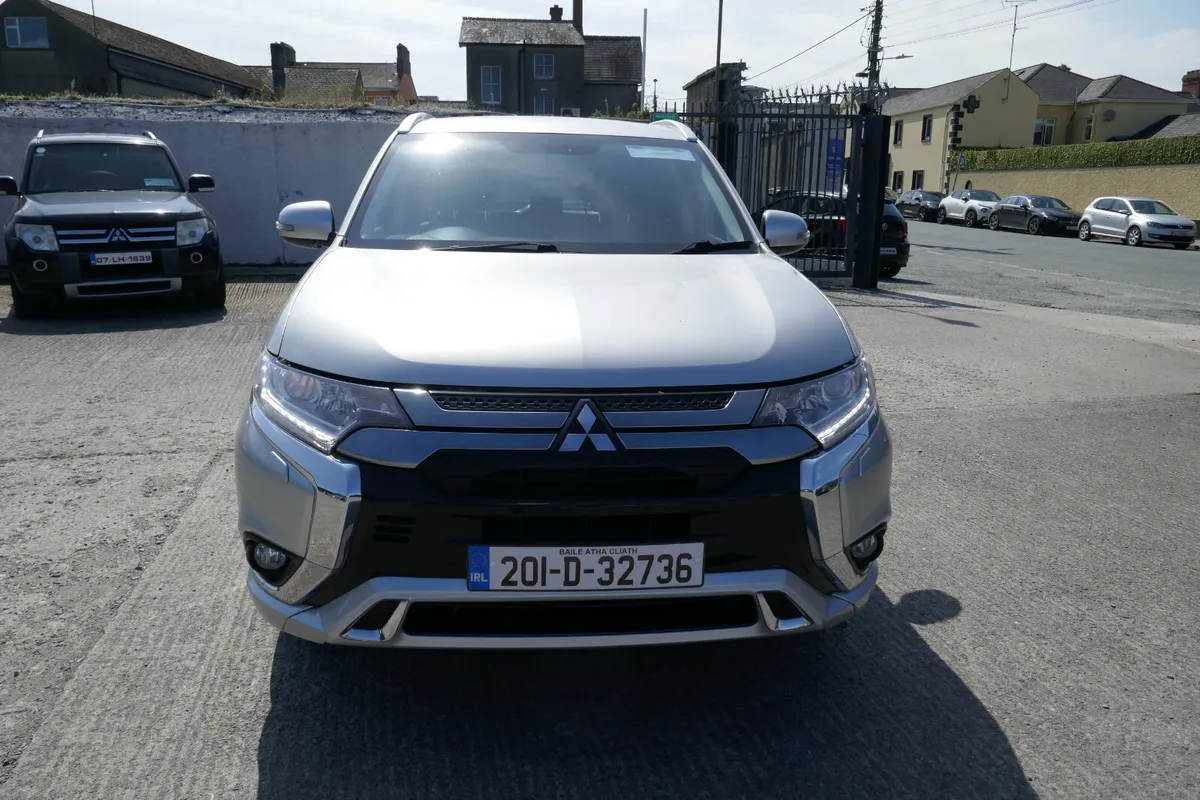 201, MITSUBISHI OUTLANDER 2.4 JURO PHEV 221BHP - Image 4