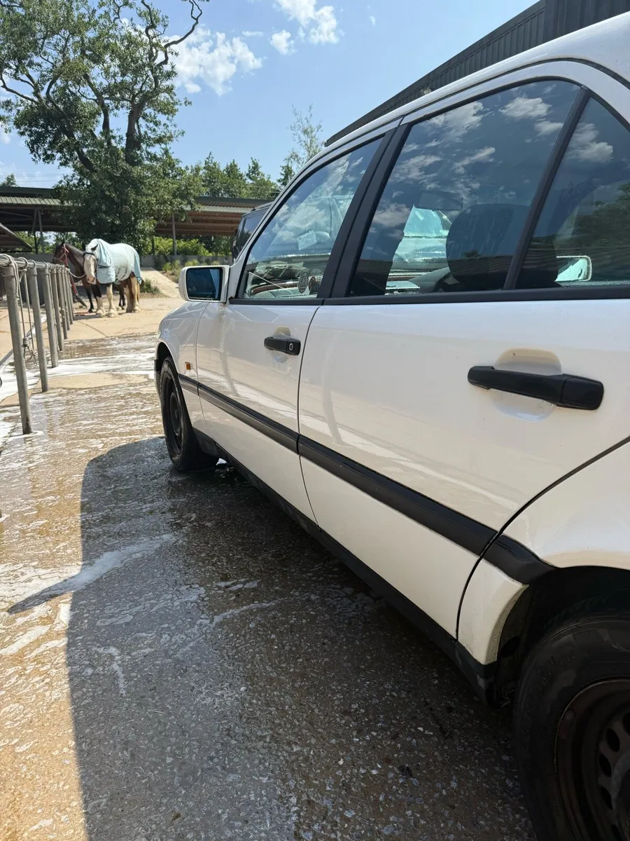 1994 Mercedes C180 - Image 2