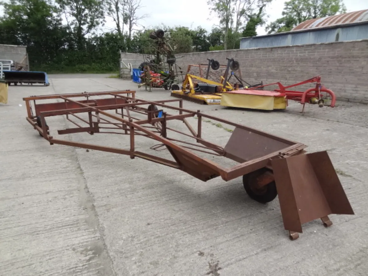 Browns Flat 8 Bale Sledge Sleigh - Image 1