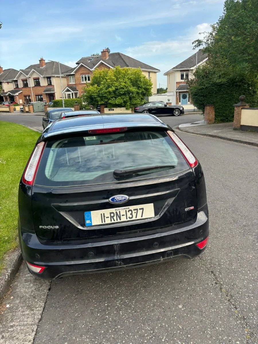 Ford Focus 2011 - Image 2