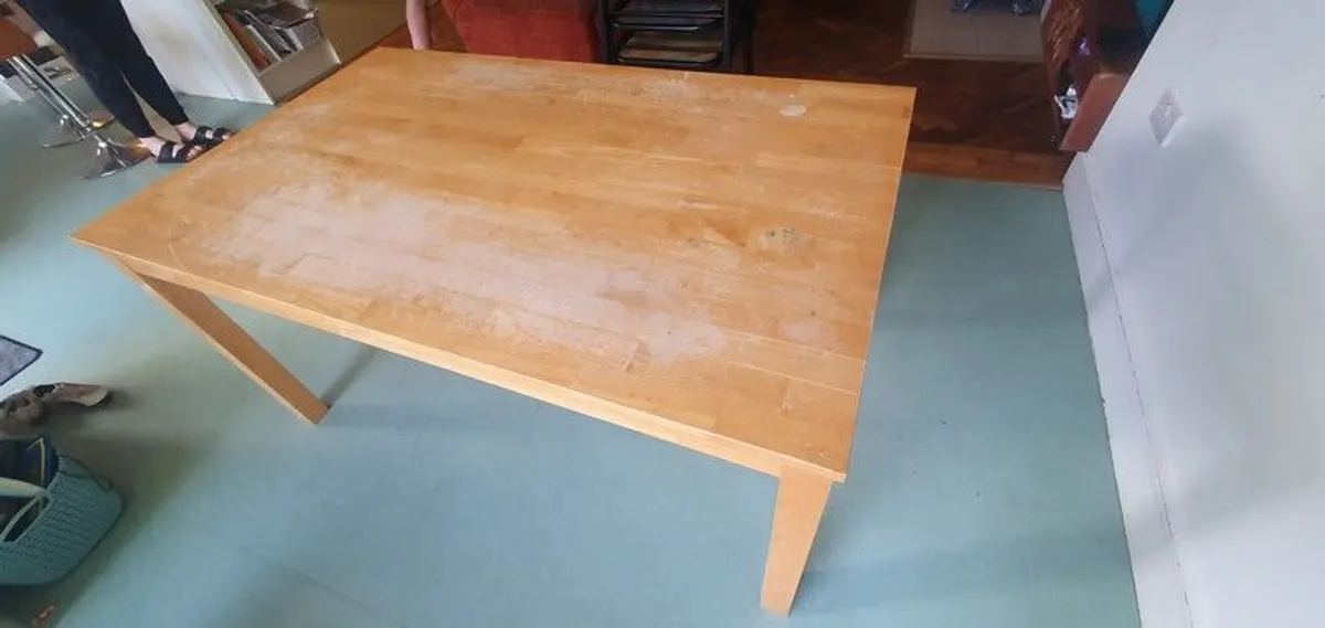 Dining table. Good condition - Image 1