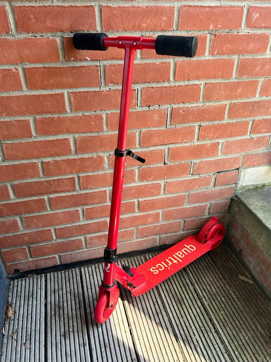 Quality Red Qualtrics Scooter - Image 1