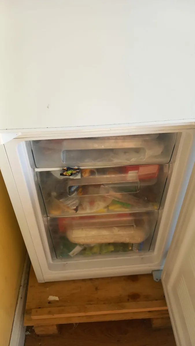 Small fridge freezer - Image 3