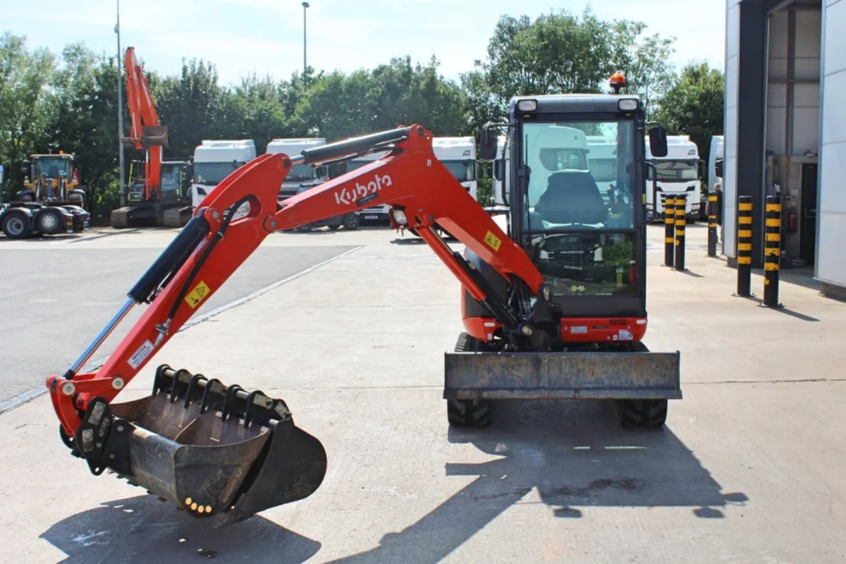 2021 KUBOTA KX030-4 EXCAVATOR - Image 3