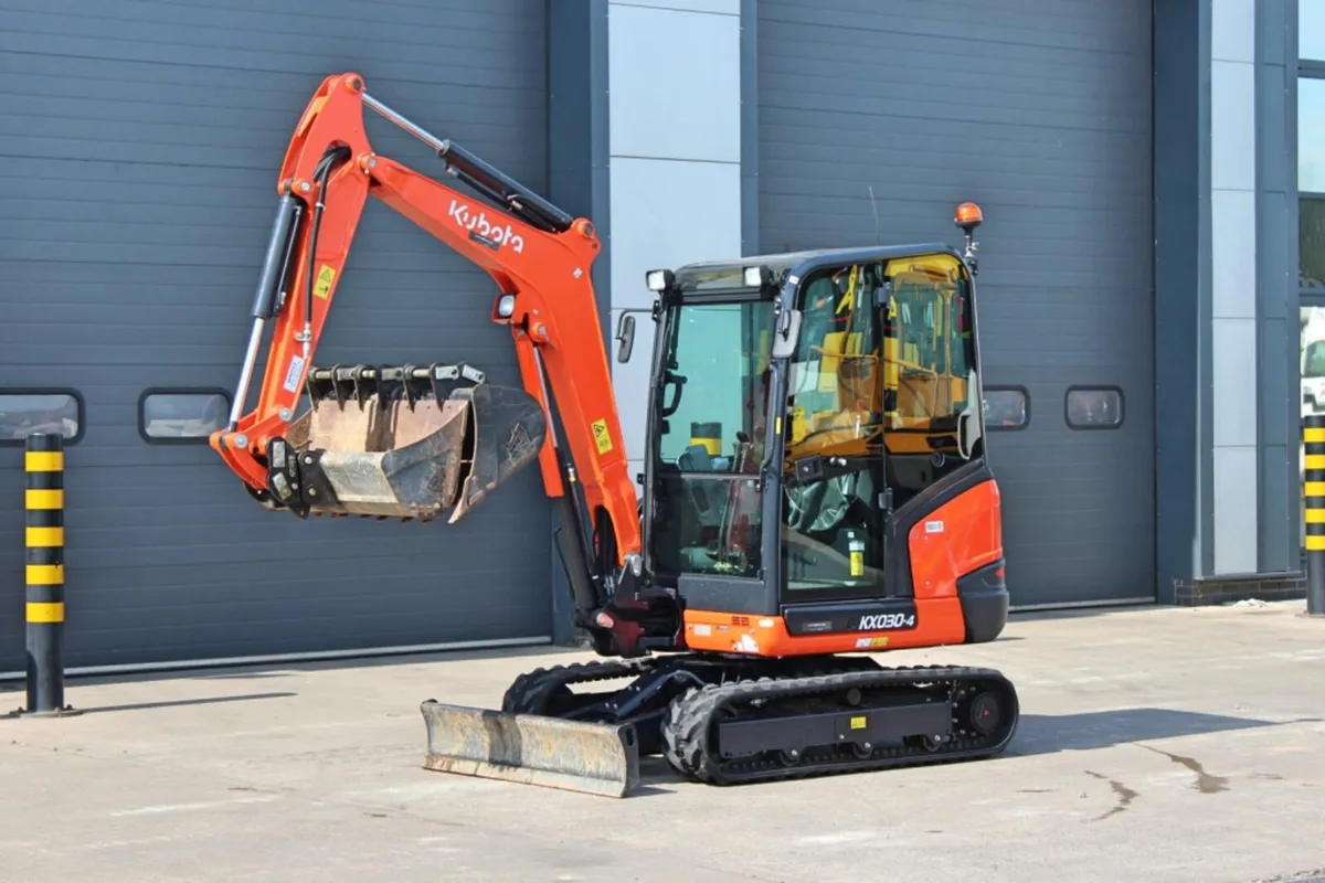 2021 KUBOTA KX030-4 EXCAVATOR - Image 2