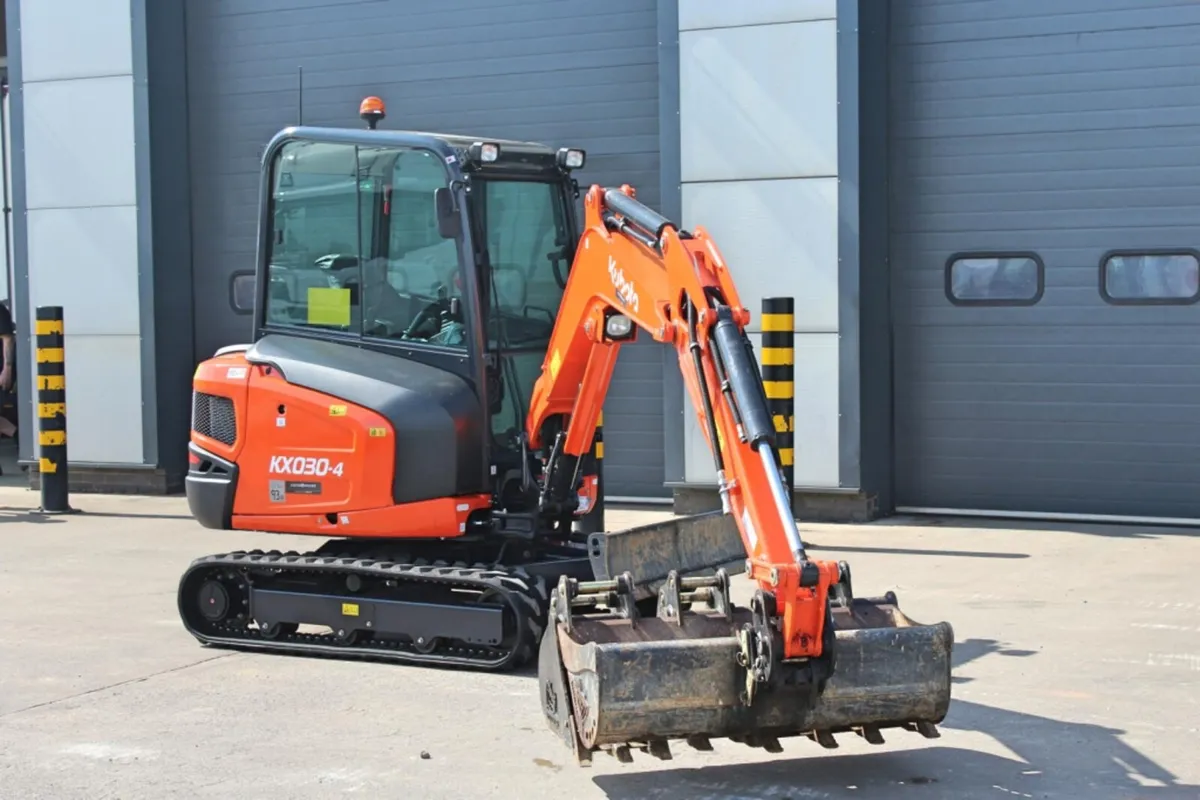 2021 KUBOTA KX030-4 EXCAVATOR - Image 1