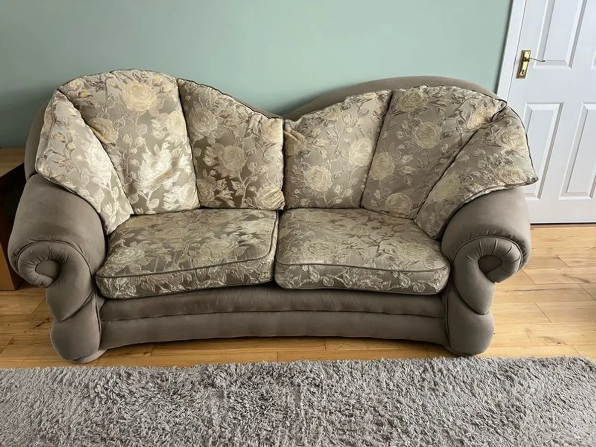 2 piece suite / sofa / couches - FREE - Image 2