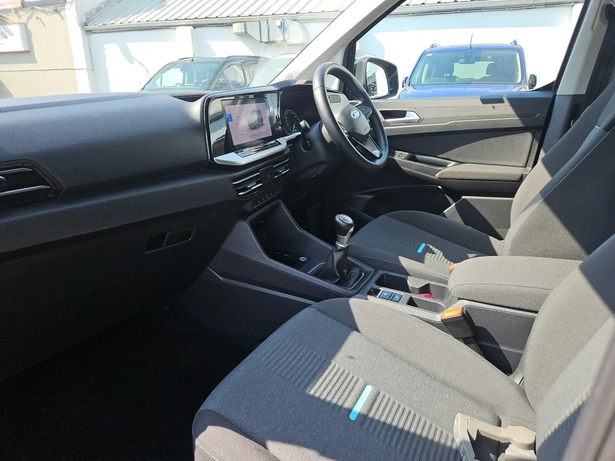 Ford Tourneo Connect Wheelchair Access Taxi Spec - Image 3