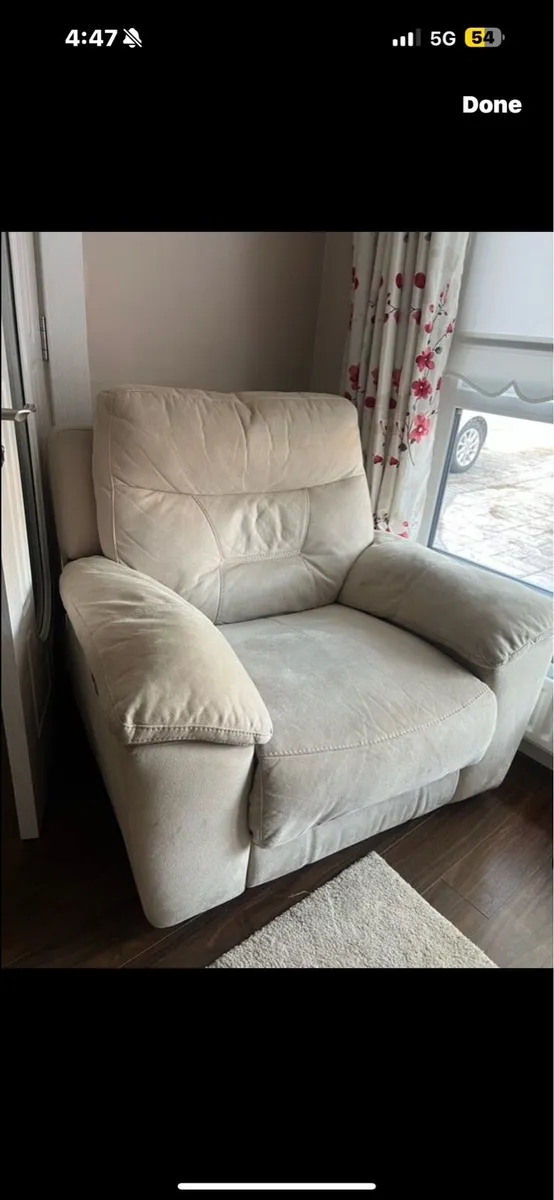 Cream sofa - Image 3