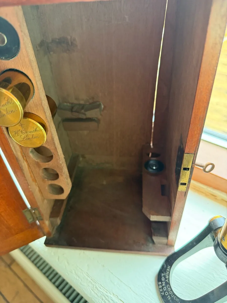 19 century brass microscope - Image 2