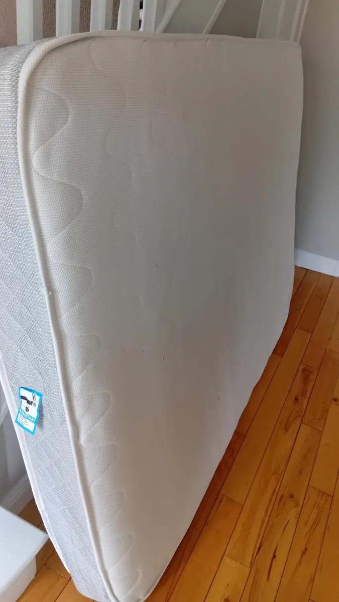 Double bed mattress - Image 2