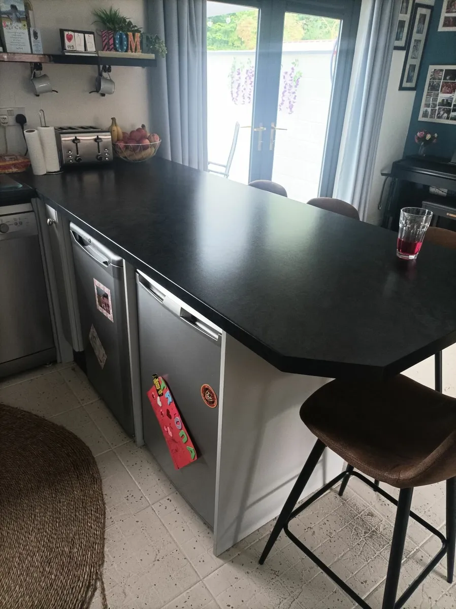 Kitchen Counter top - Image 1