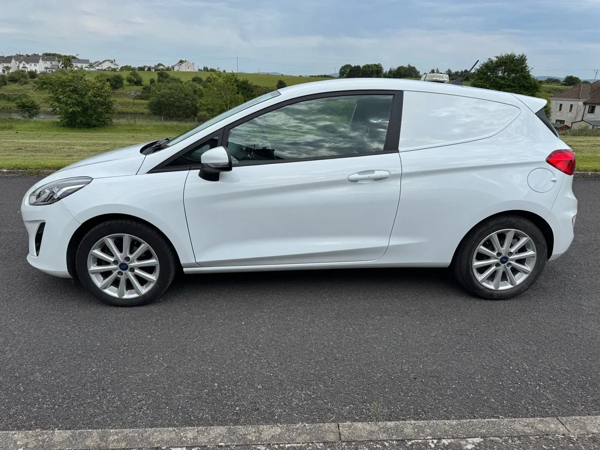 Ford fiesta Trend 2020 - Image 4