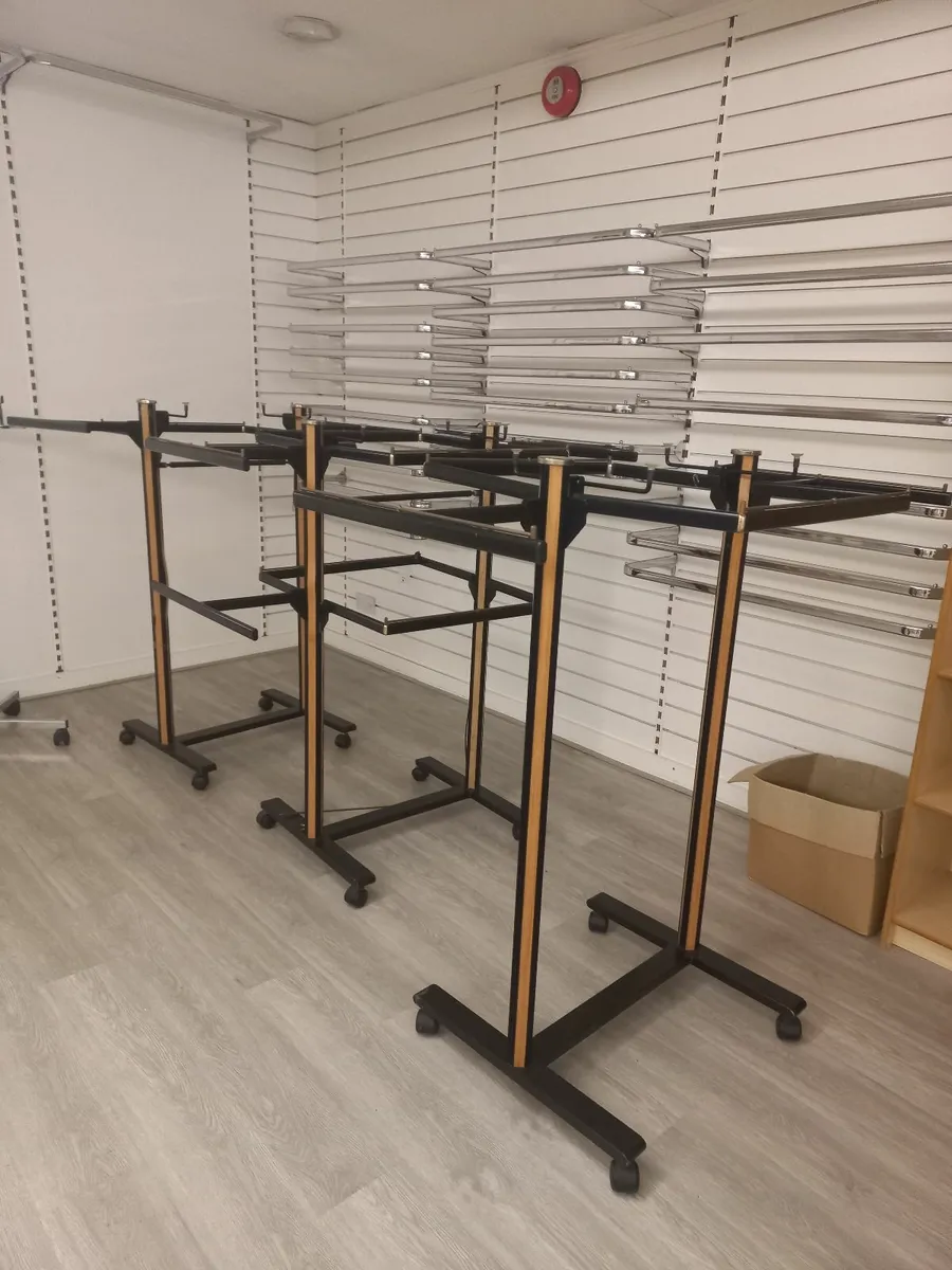 Shop fittings - Image 4