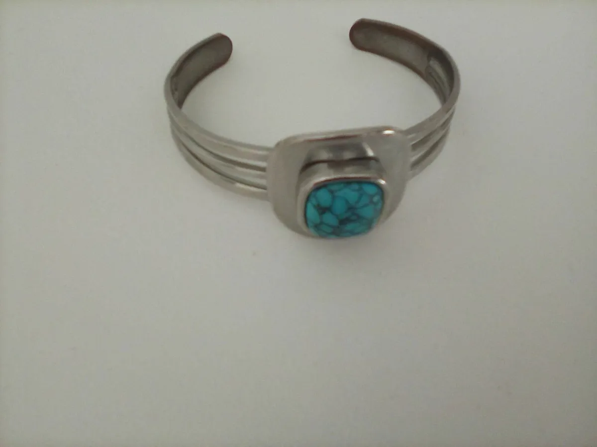 Turquoise Stone Inset Cuff Bangle. - Image 1