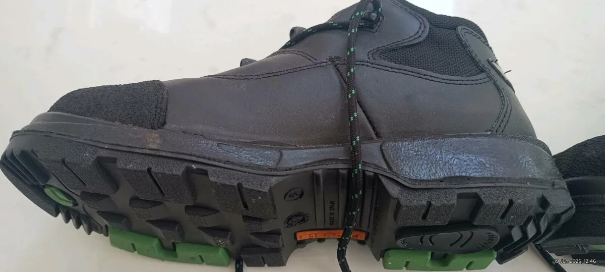 New GORTEX ROBUSTA Safety Boots - Image 4
