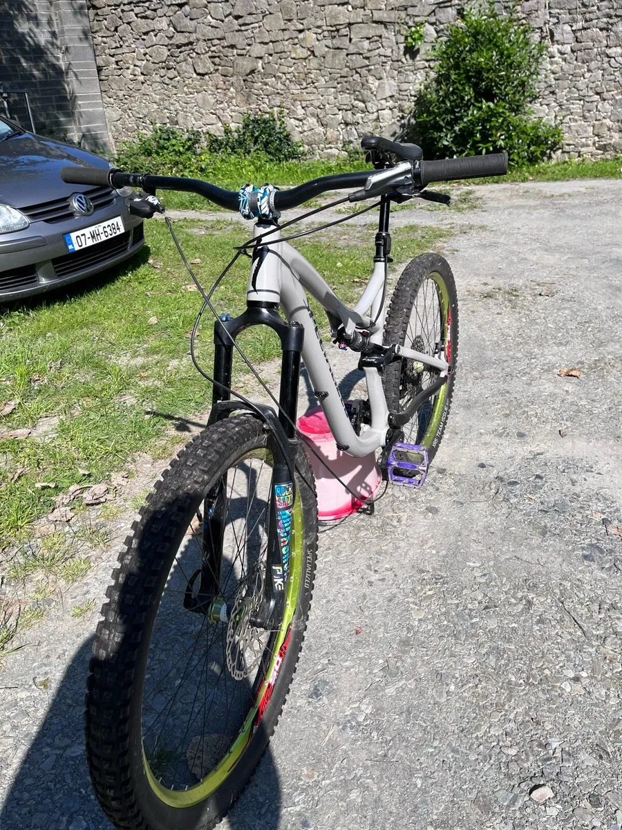 Mountain bike - Image 1
