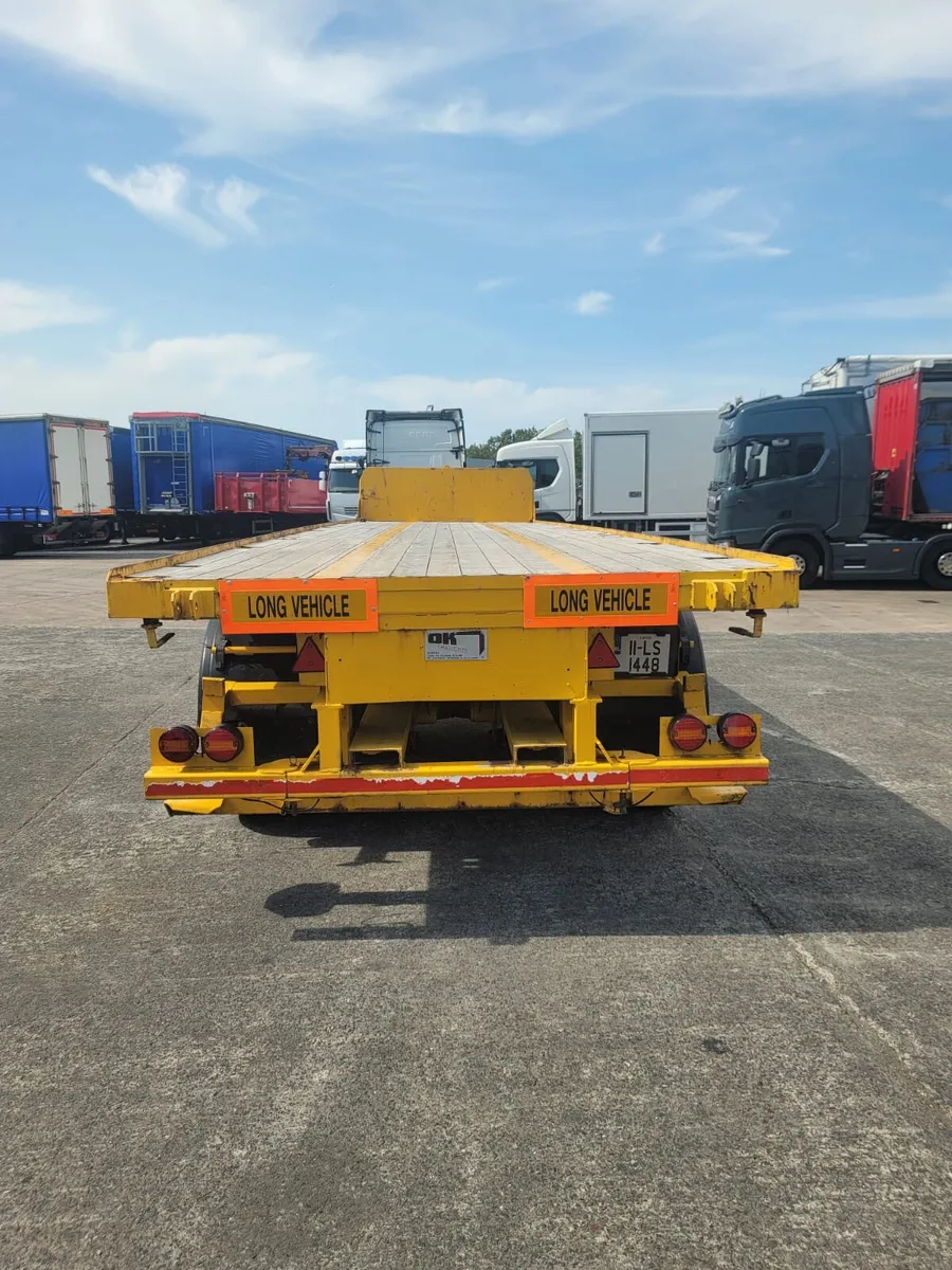 32 foot flat trailer Moffet kit twist locks - Image 3