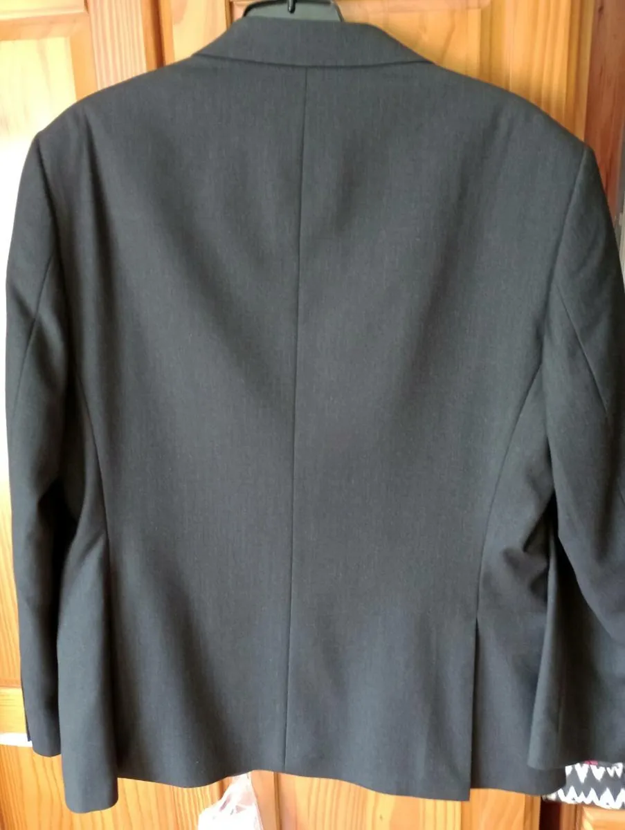 Men's suit jacket new with tags size 40 short - Image 2