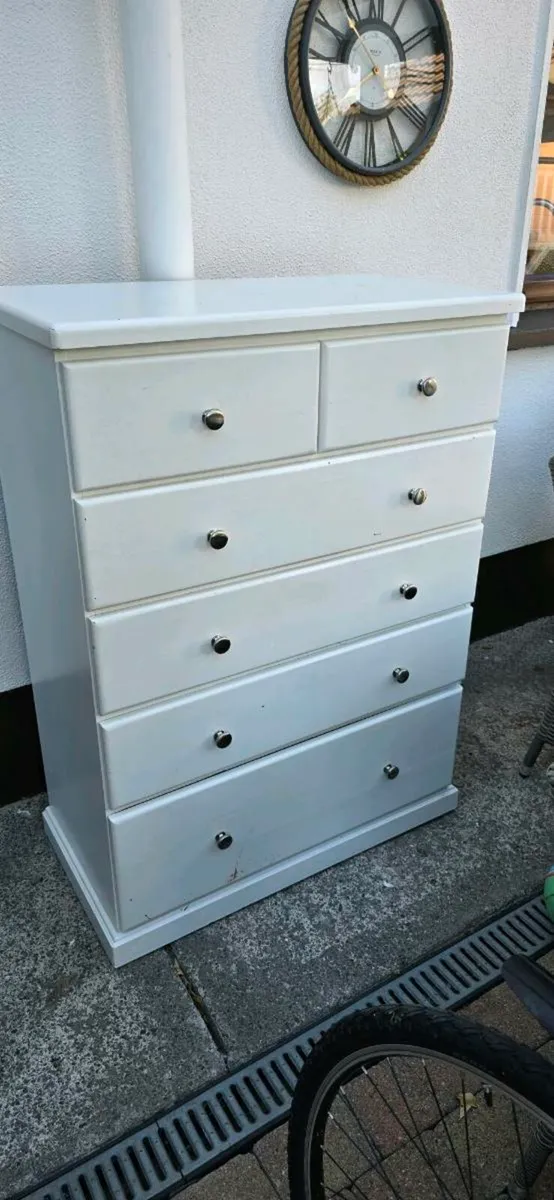 Chest of drawers - Image 1
