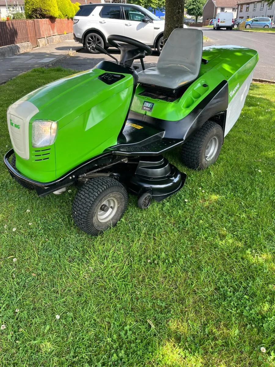 Viking petrol ride on lawnmower - Image 1