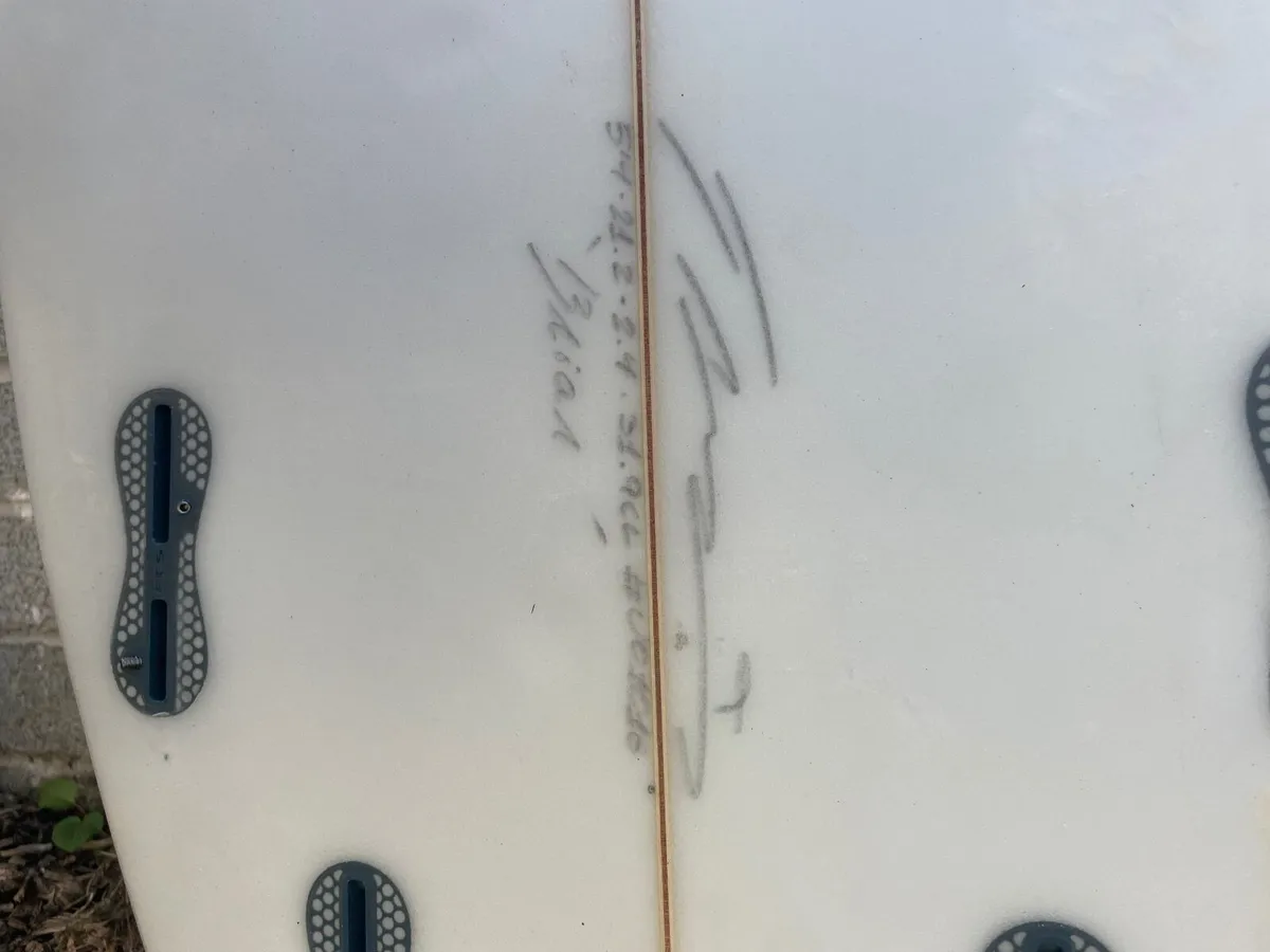 Surfboard - Image 2