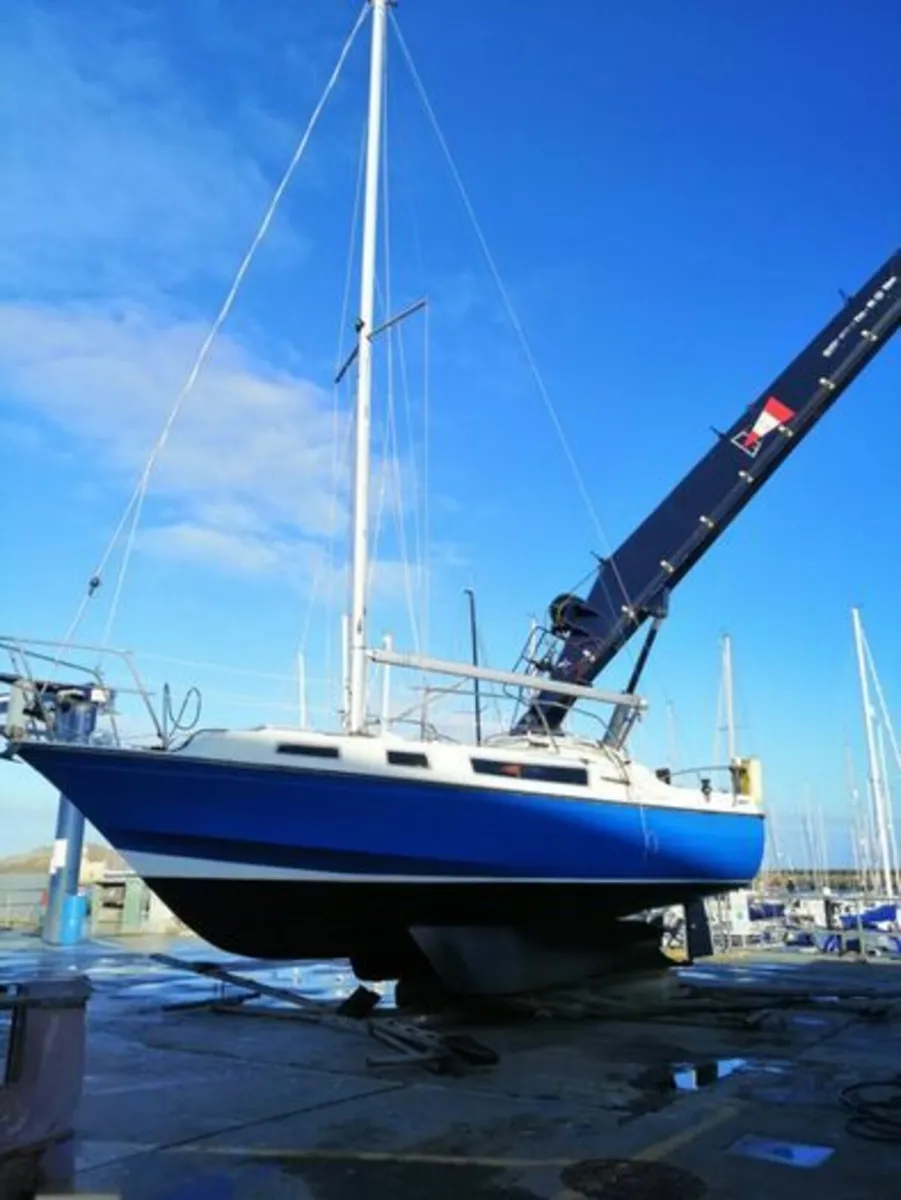 Classic Halmatic 28ft Yacht Cruiser Fully Upgraded - Image 1