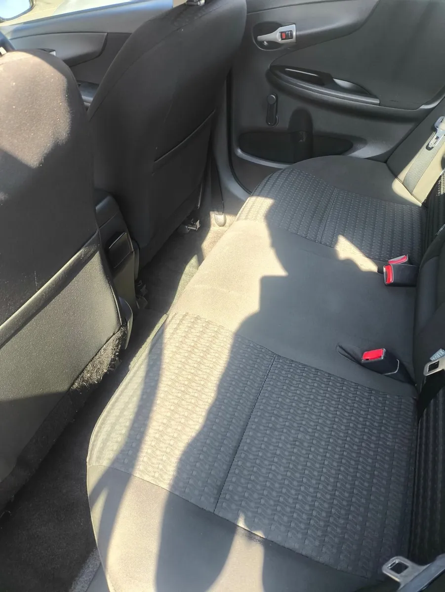 Toyota Corolla 2010 - Image 3