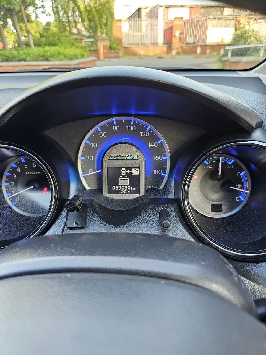 Honda Fit 2013 Hybrid Automatic - Image 2