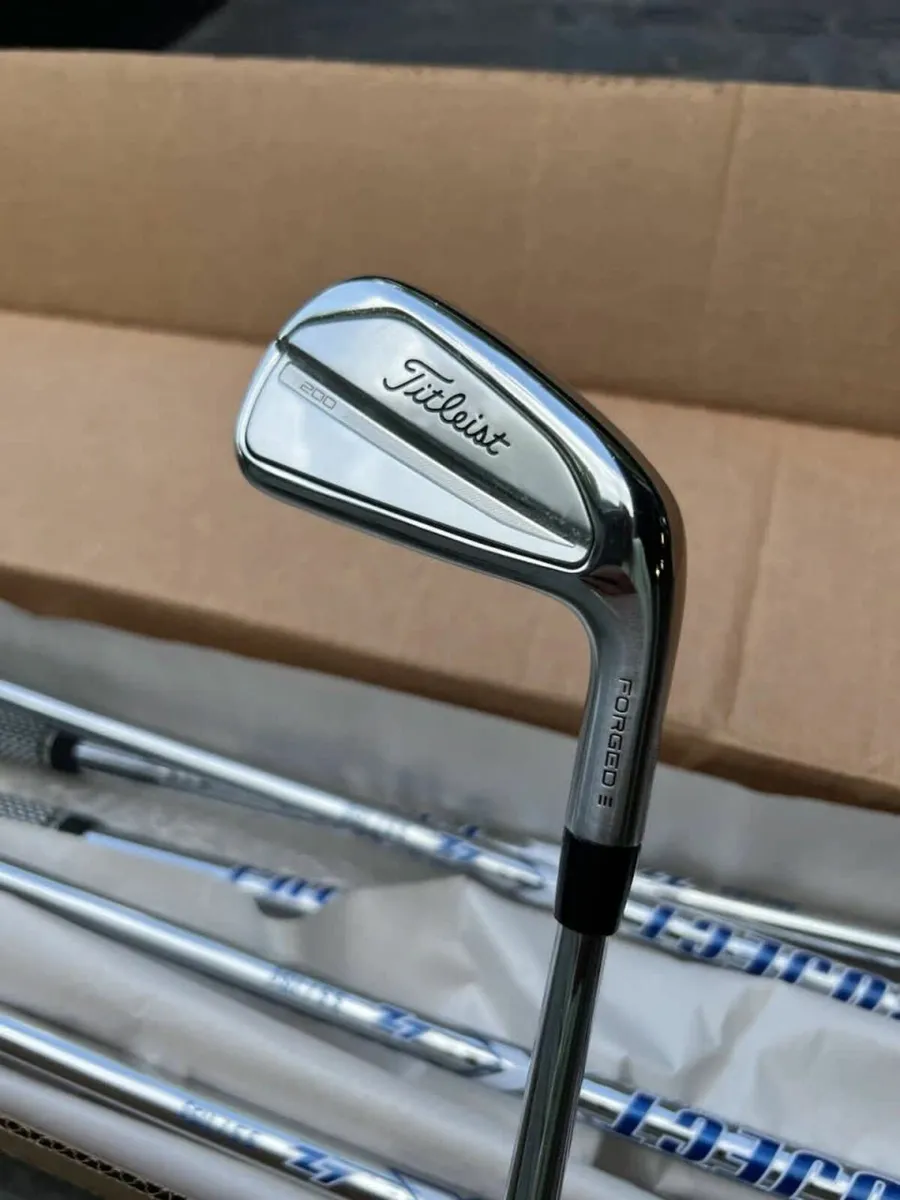 Titleist t200 4-PW, mint condition - Image 2