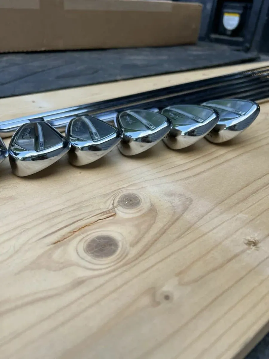 Titleist t200 4-PW, mint condition - Image 4