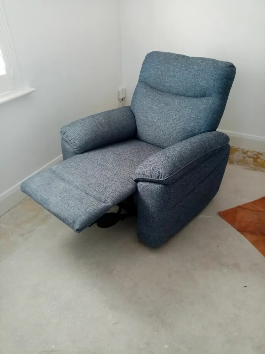 Recliner Sofa and armchair - Image 3