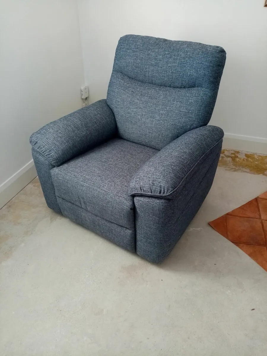 Recliner Sofa and armchair - Image 4