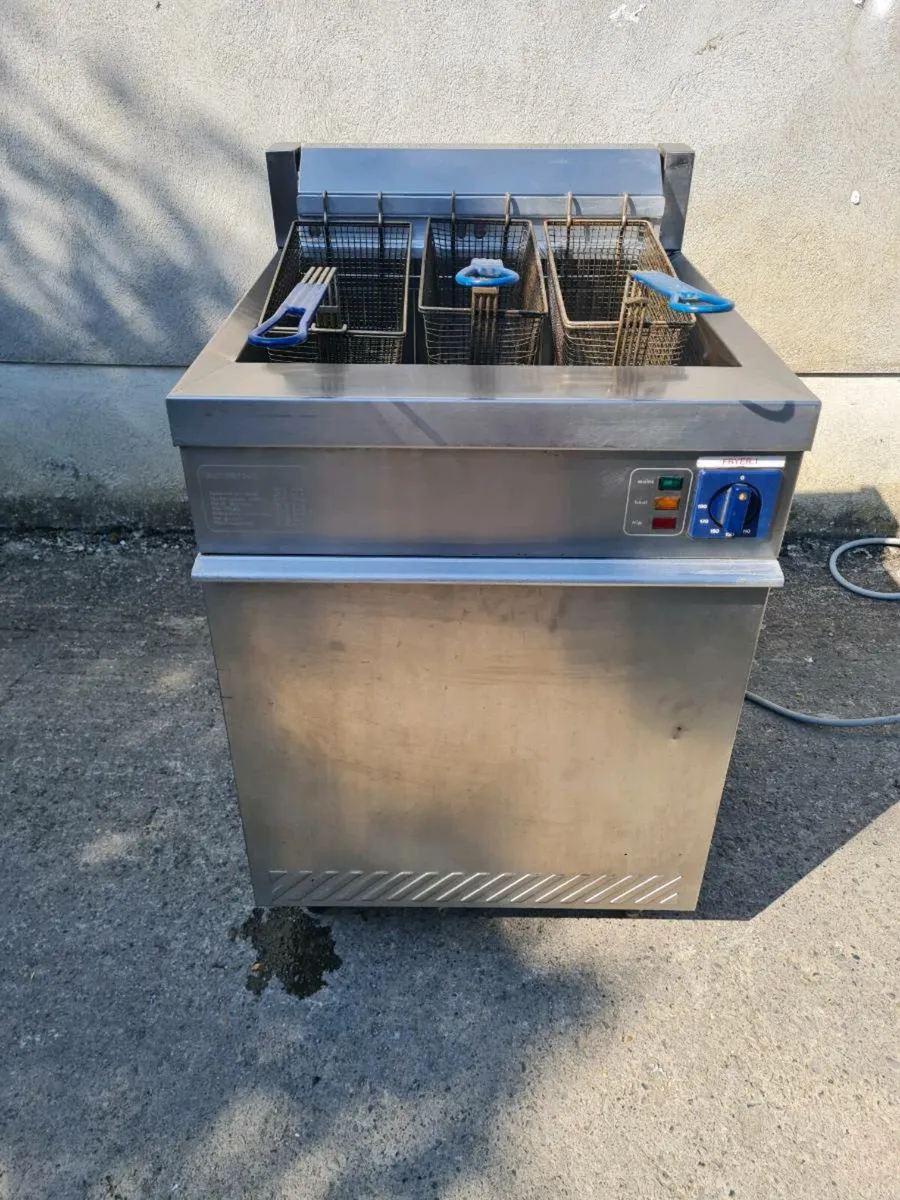 Stott Benhams 600 Electric Fryer and Chip Dump - Image 2