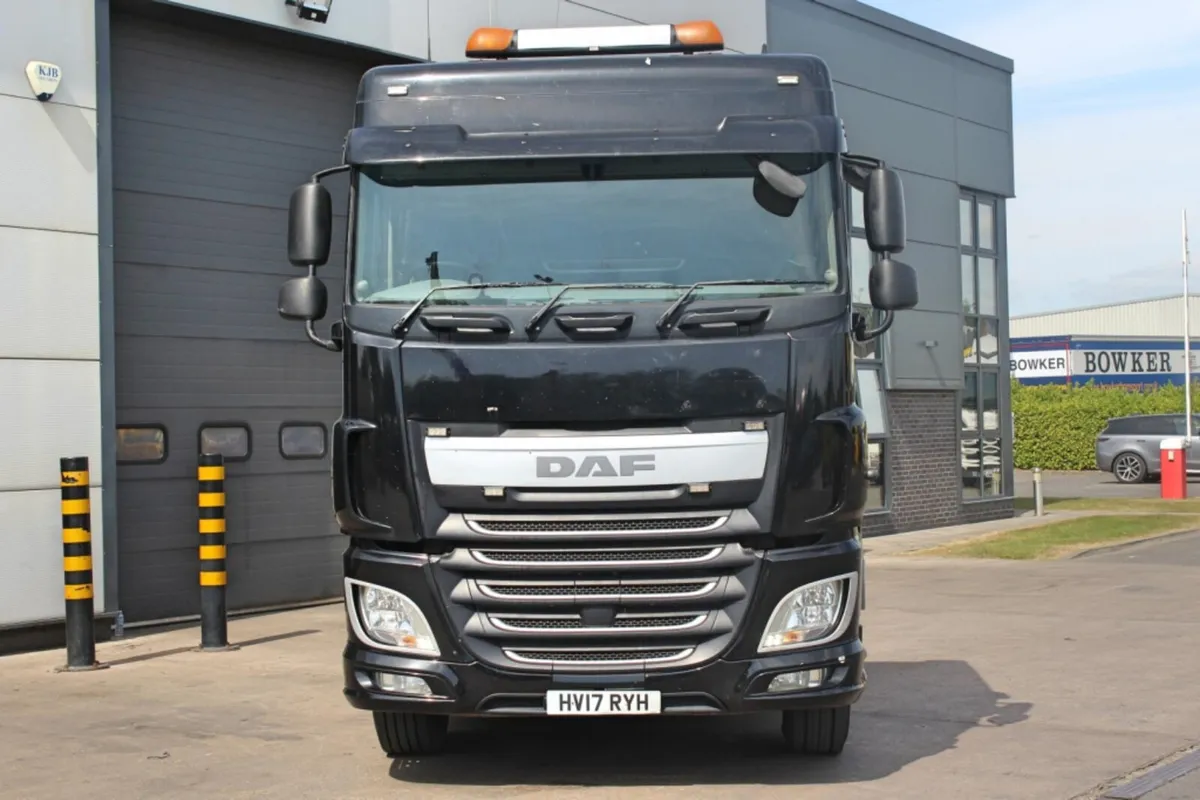 2017 DAF XF 460 SPACE CAB TWIN WHEEL TAG - Image 2