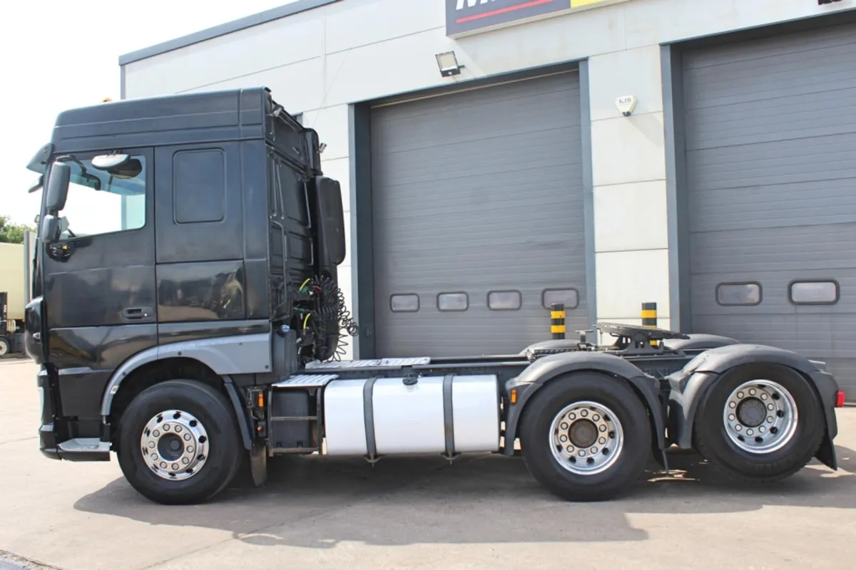 2017 DAF XF 460 SPACE CAB TWIN WHEEL TAG - Image 4