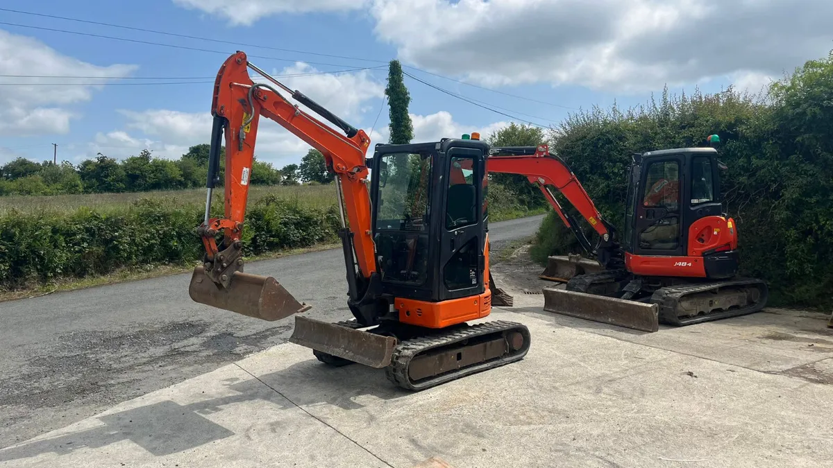 2019 Hitachi 26u.5 - Image 3