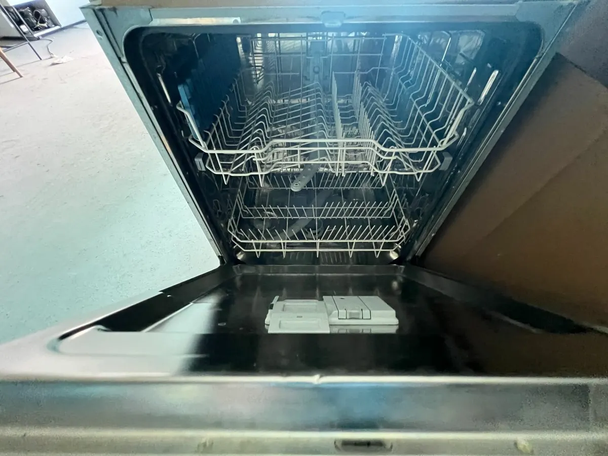 Commercial Dishwasher - Image 2