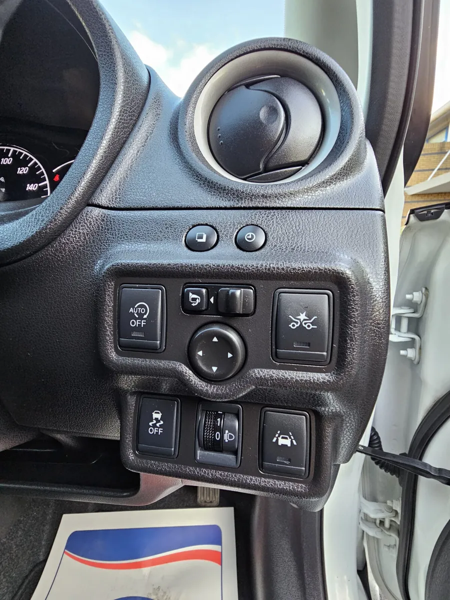 Nissan Note 2014 Automatic - Image 3