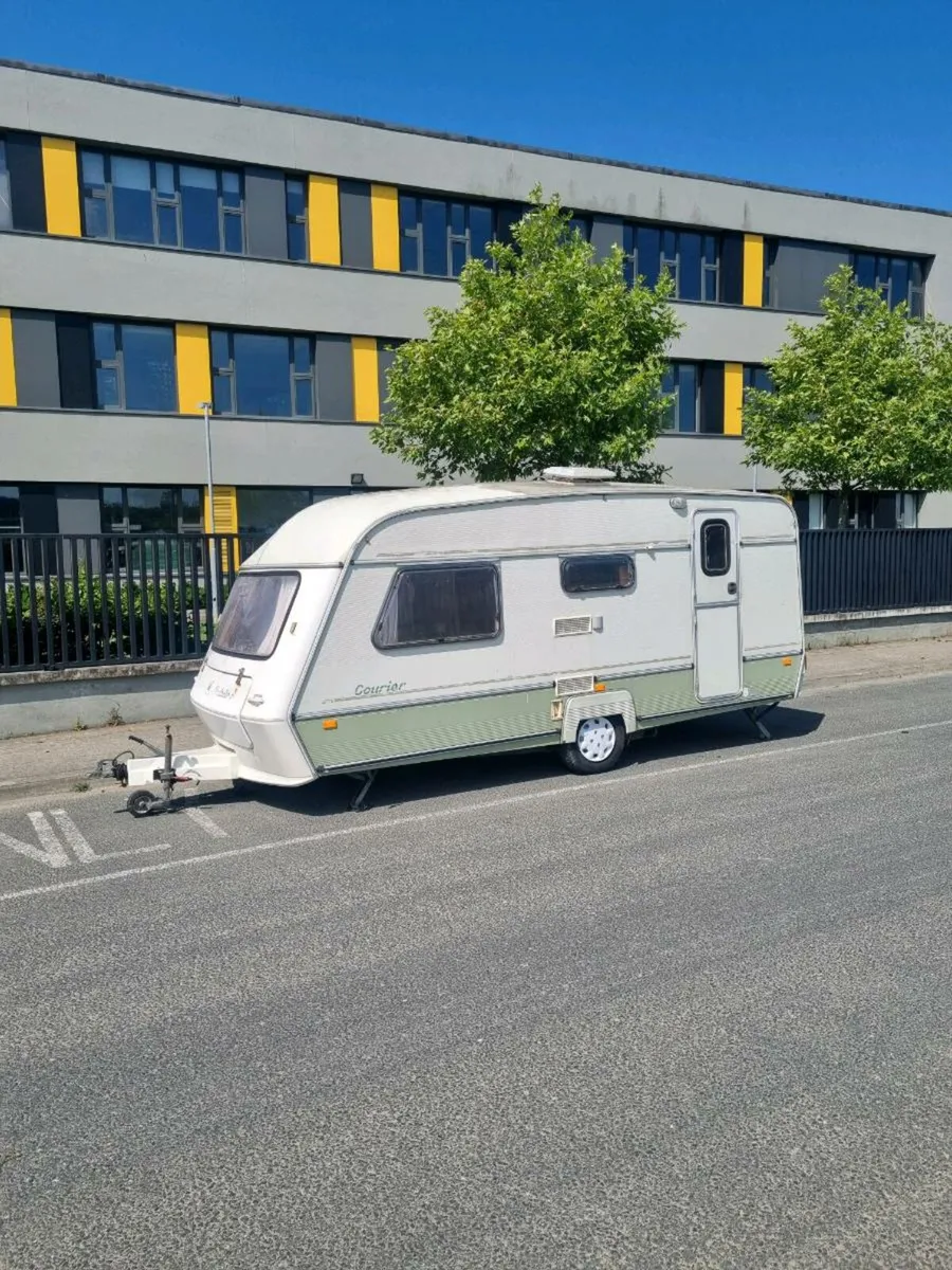 Caravan - Image 1