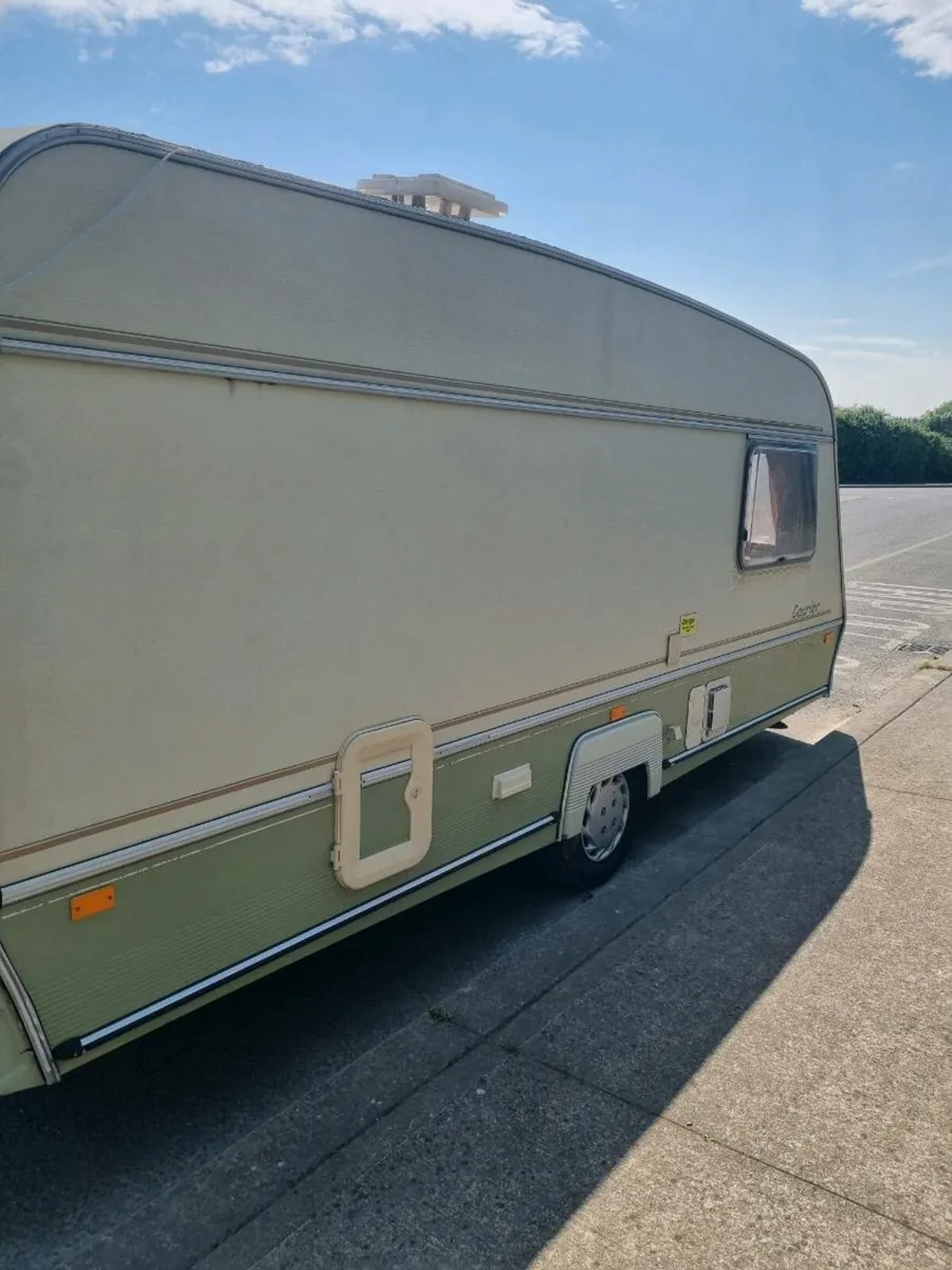 Caravan - Image 2