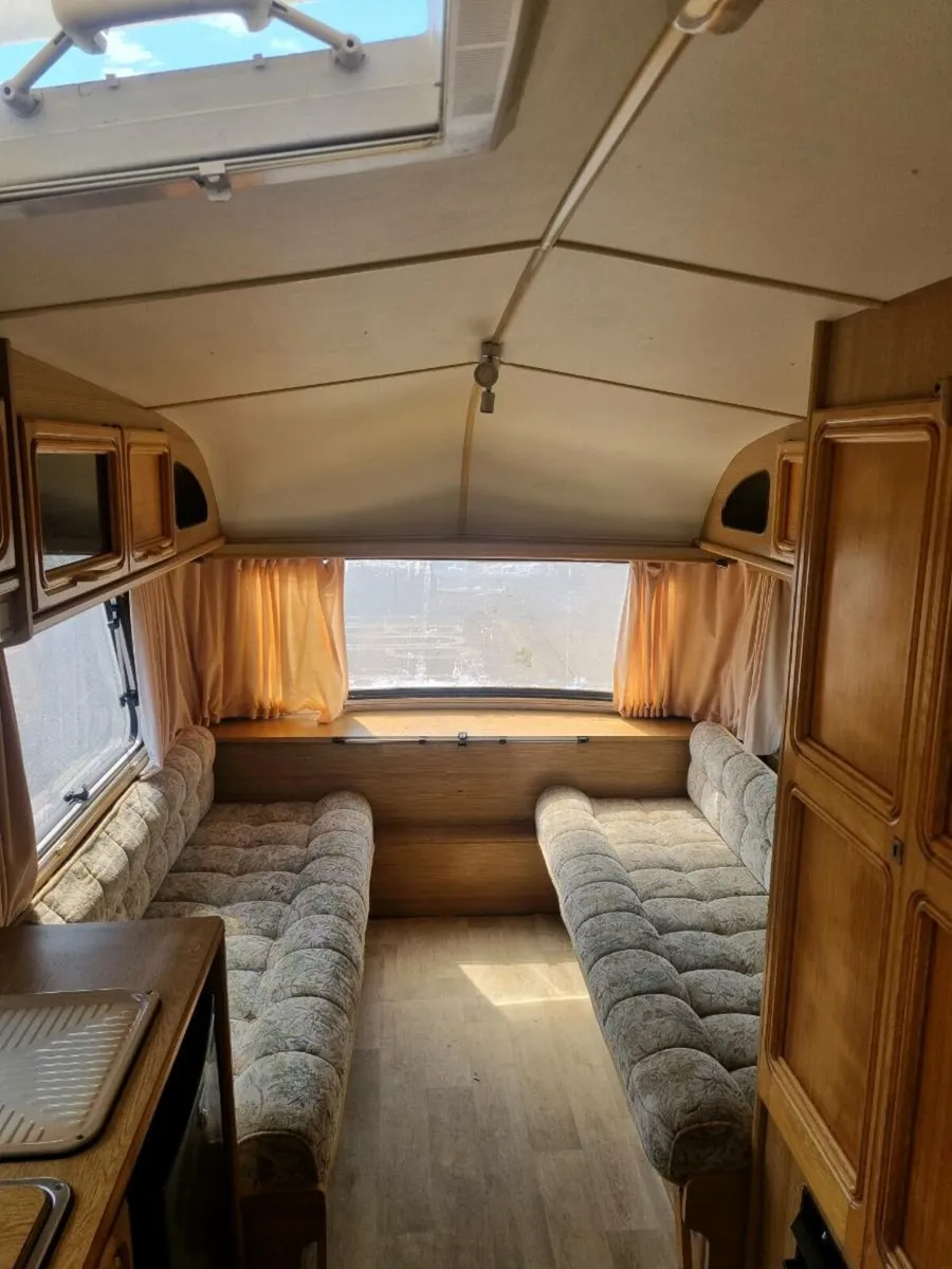Caravan - Image 4