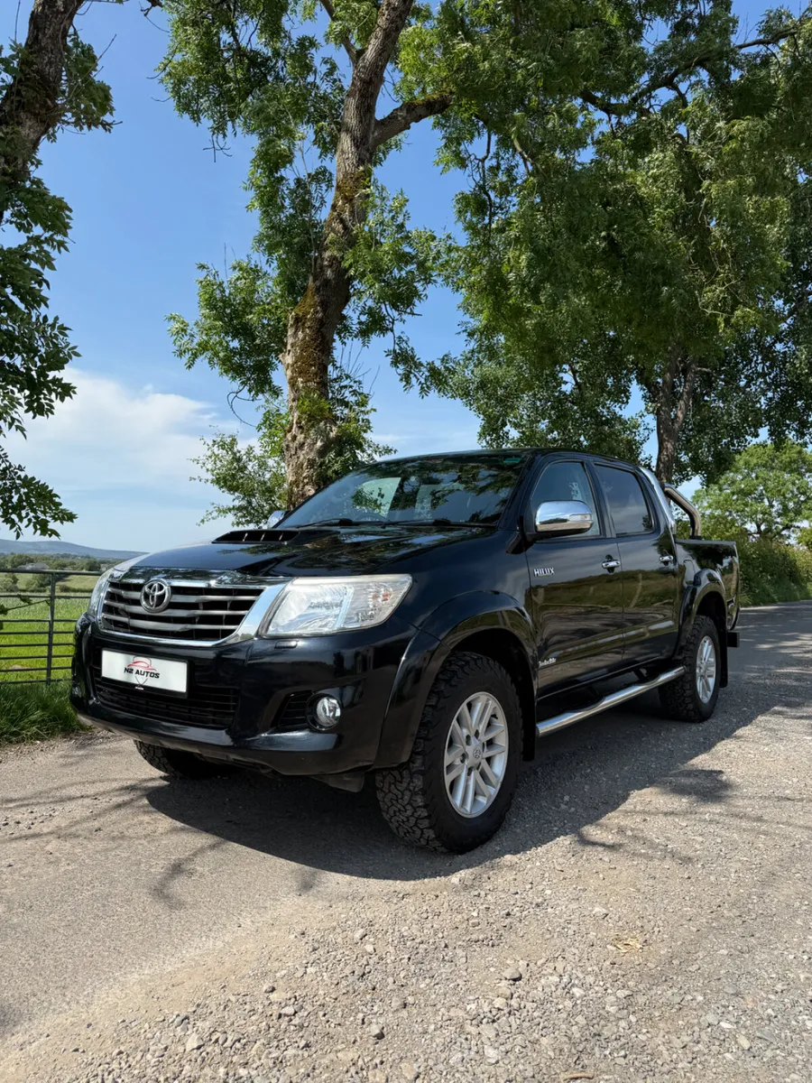 142 Toyota Hilux 3.0 D-4D Invincible 171 *Low Vrt* - Image 1