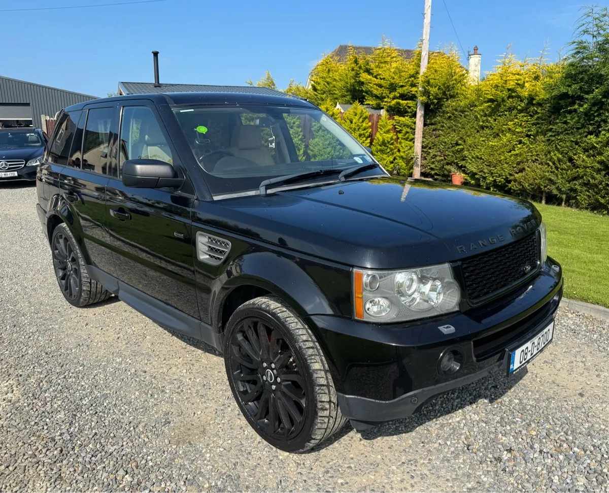 Range Rover Sport Crew Cab - Image 2