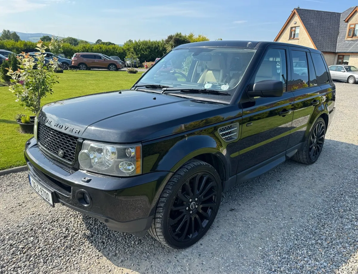 Range Rover Sport Crew Cab - Image 3